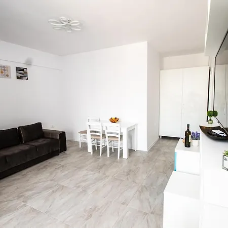 Danilo Mamaia Nord Apartment